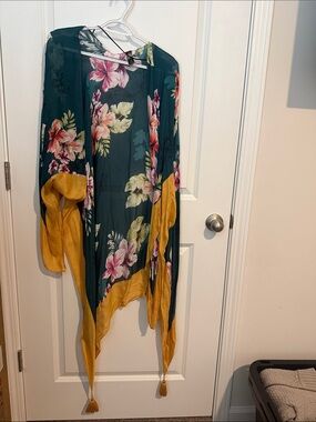 Express Floral Green and Yellow Lightweight Kimono
